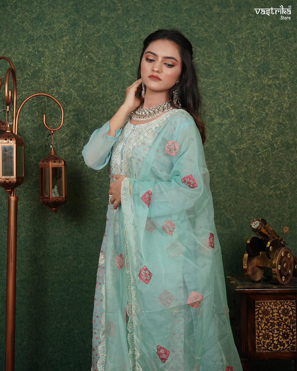 Elegant Chikankari Kurti Set