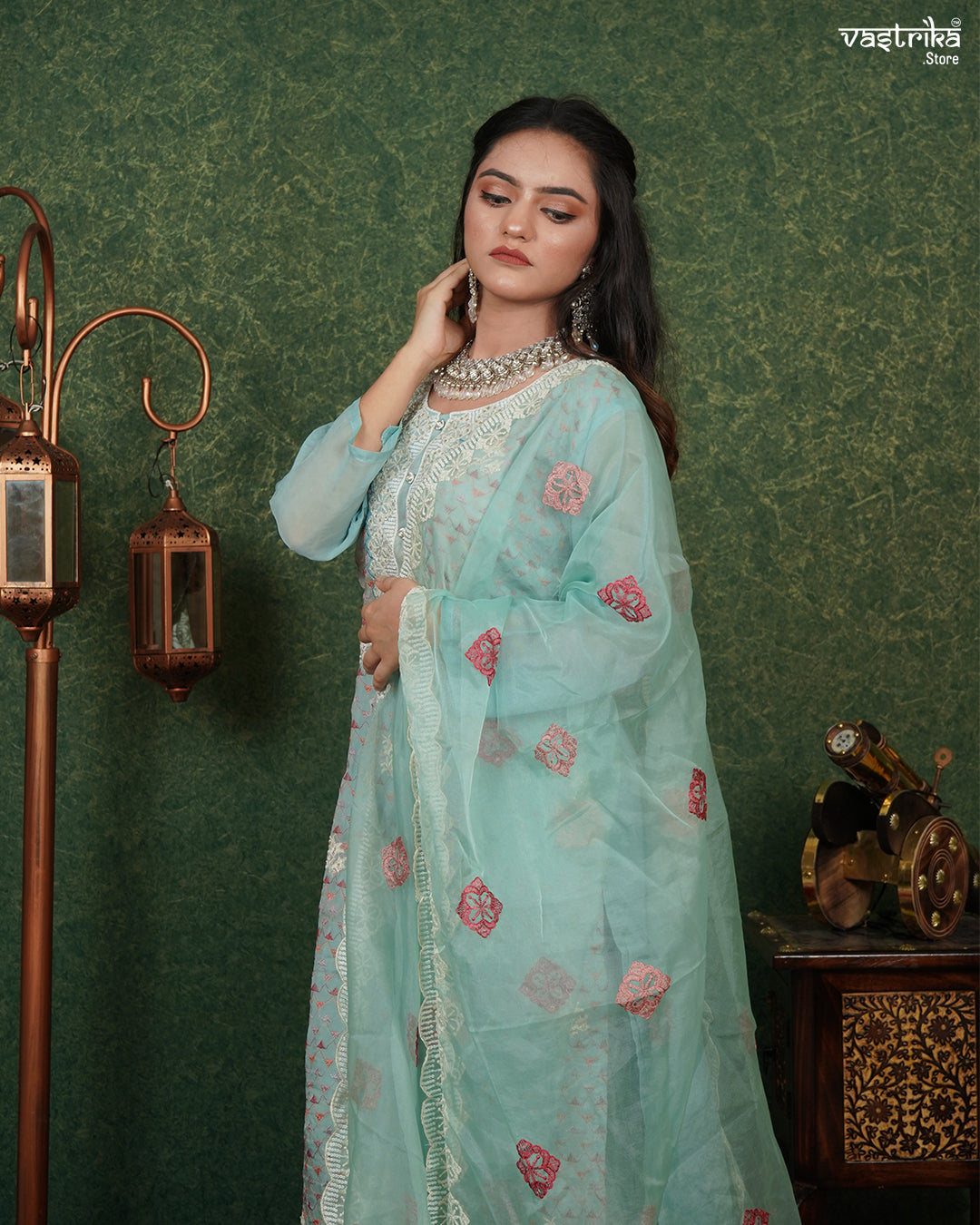 Elegant Chikankari Kurti Set