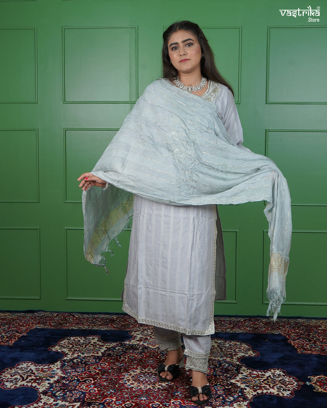 Graceful Jari Kurti Set