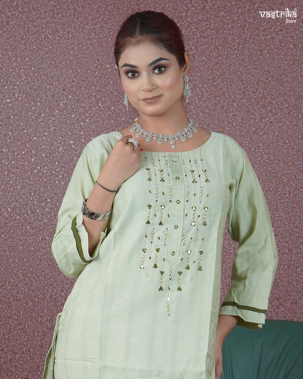 Handcrafted Elegance Kurti Set