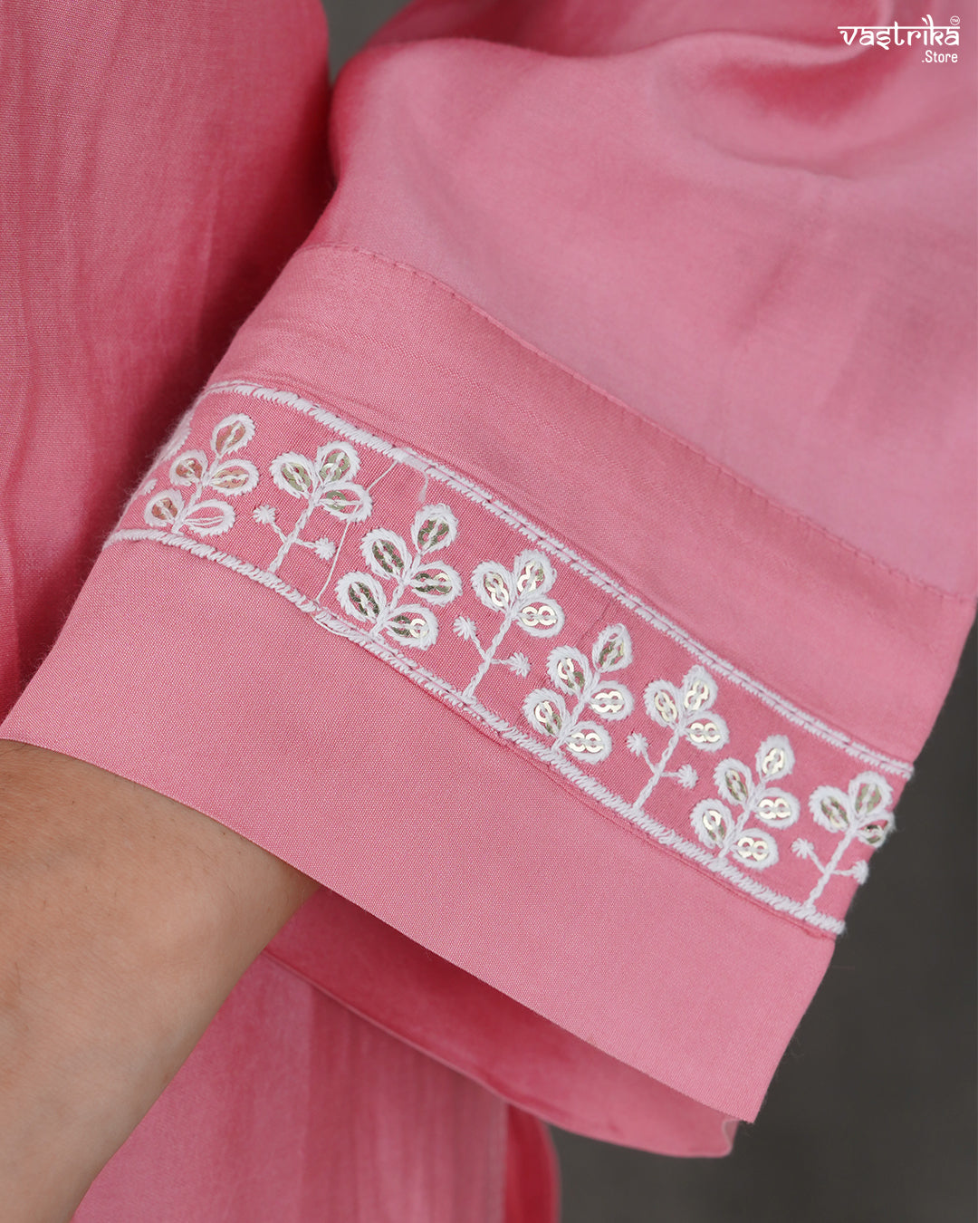 Zohra Threadwork Kurti Set