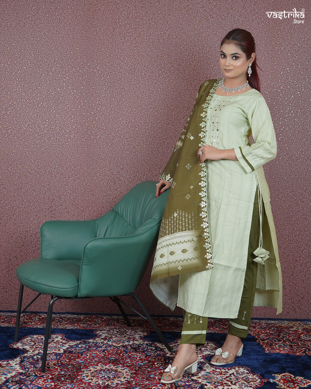 Handcrafted Elegance Kurti Set
