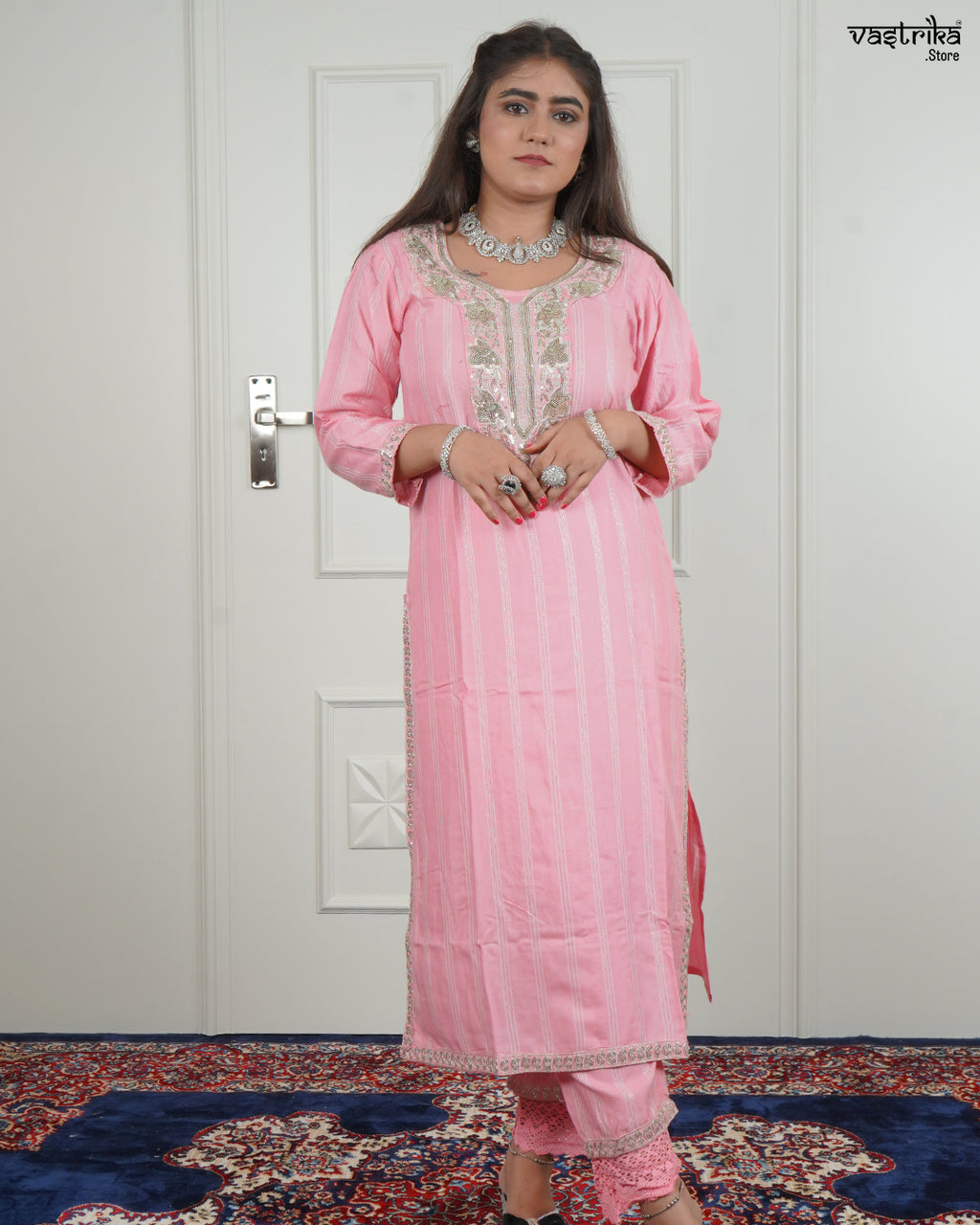 Hand Jari Thread Work Kurti Set