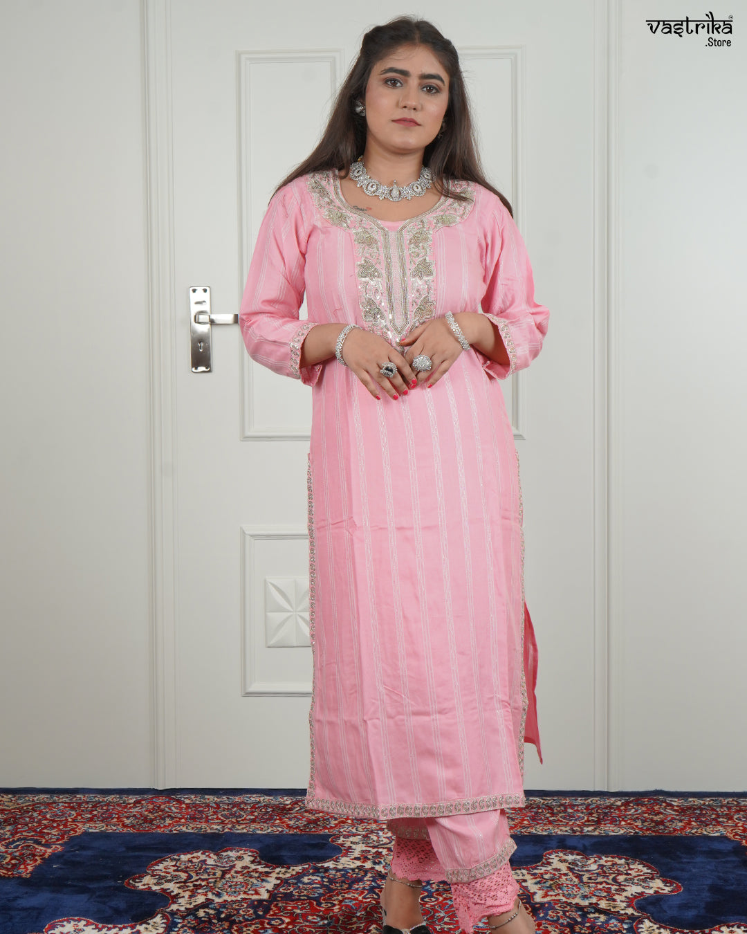 Hand Jari Thread Work Kurti Set