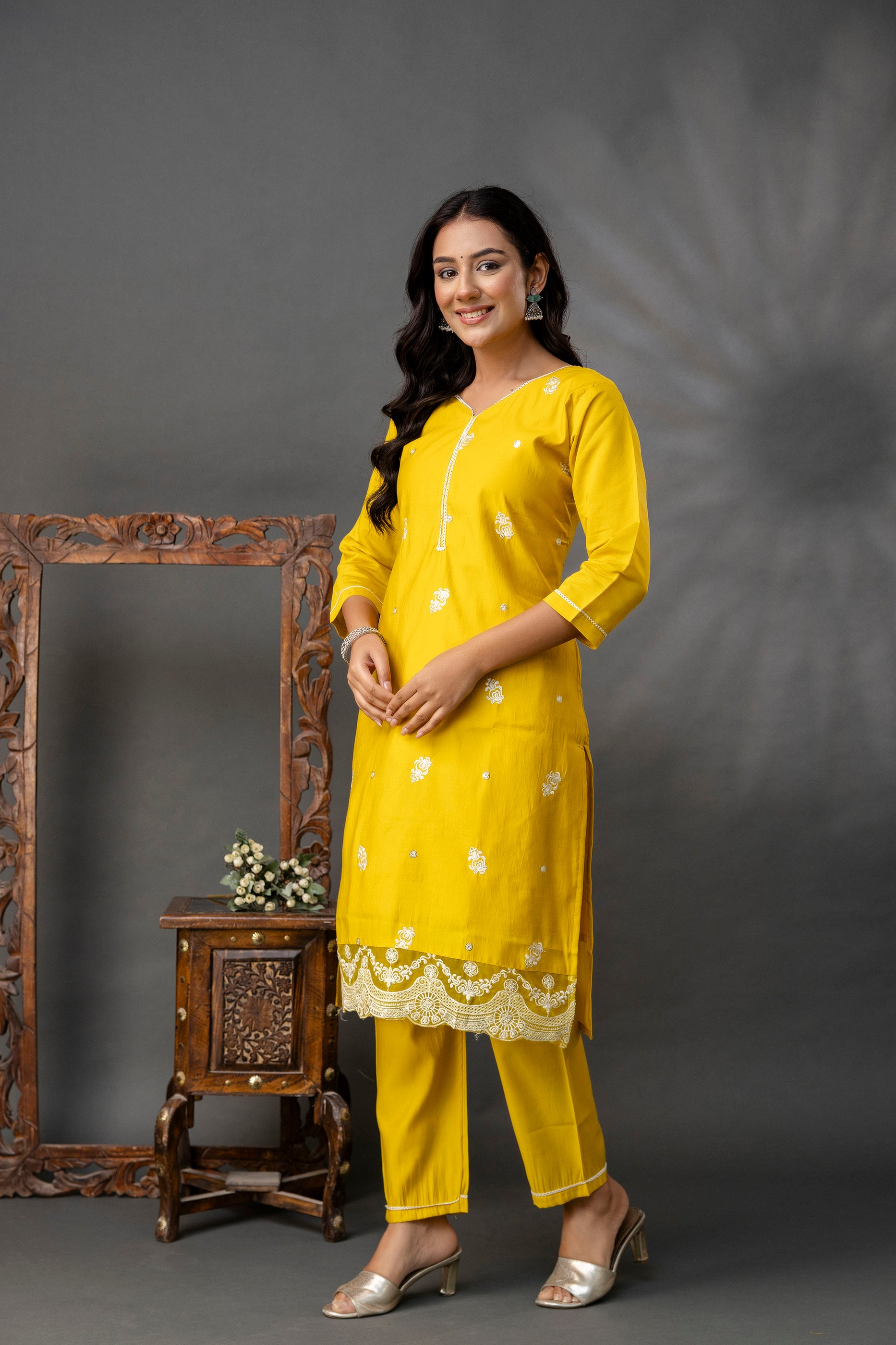 Thread Work Kurti Set