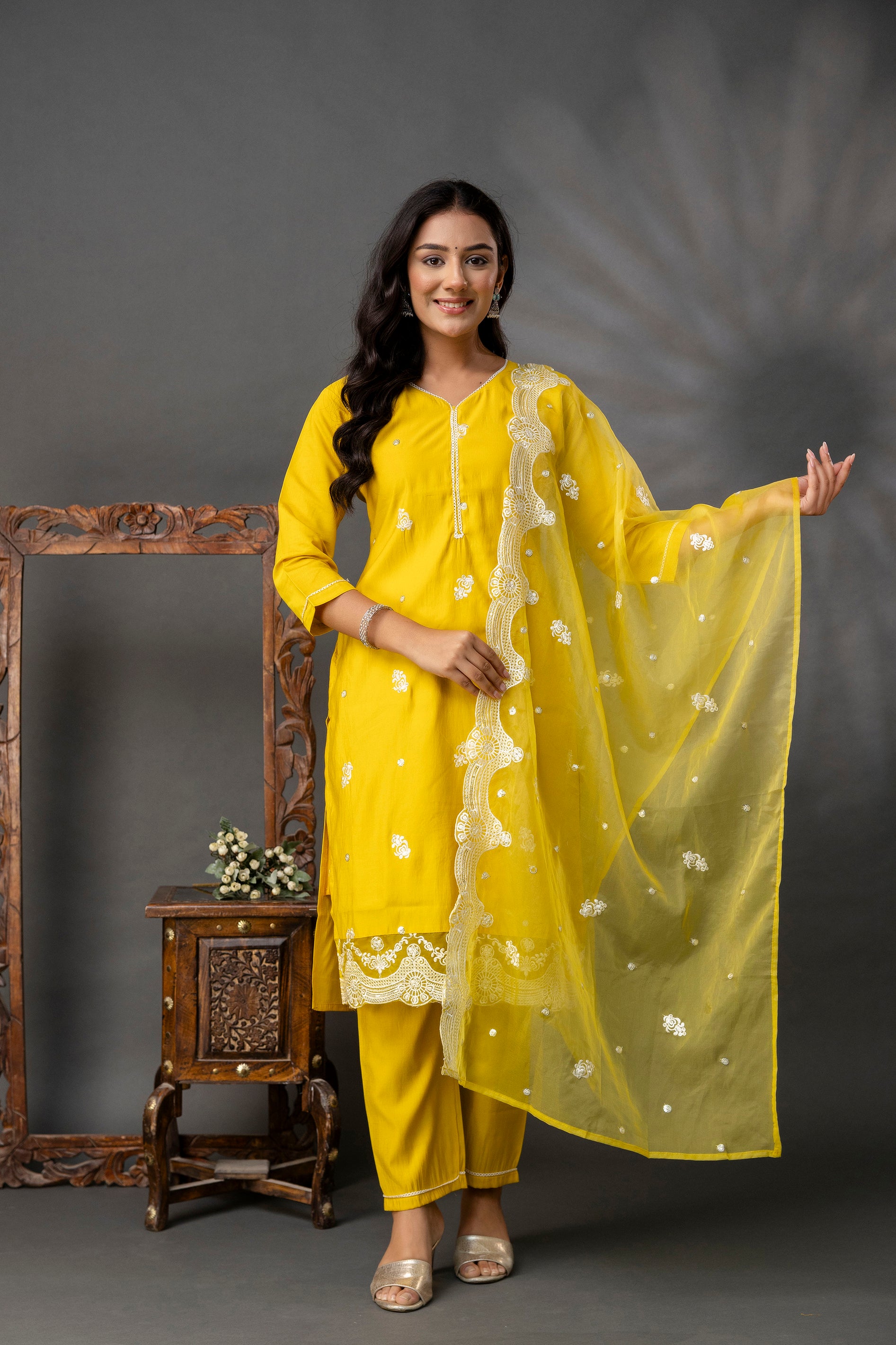 Thread Work Kurti Set