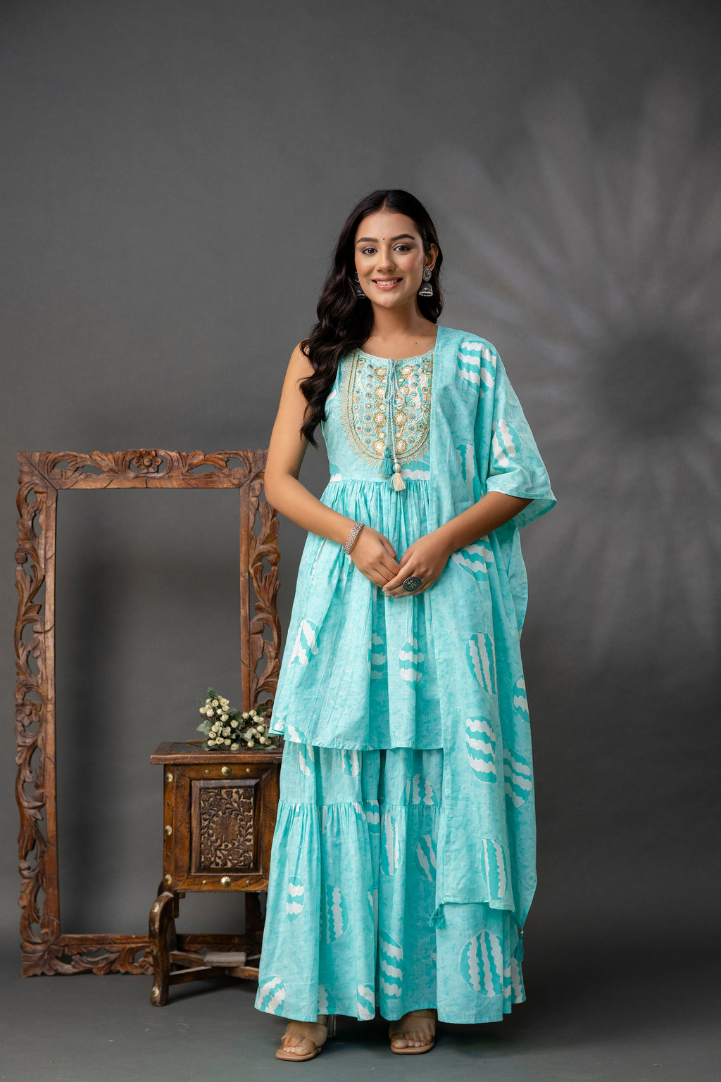 Printed Kurti with Thread & Handwork Set