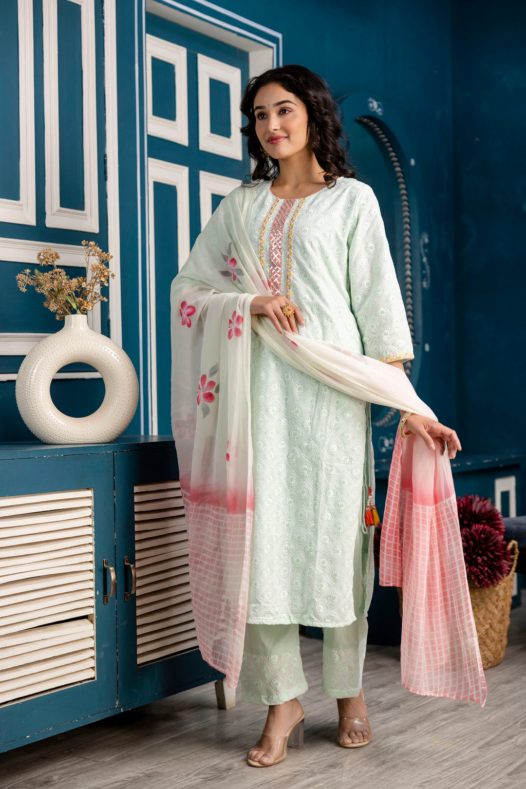 Chinnon Gotta Patti Kurti Set