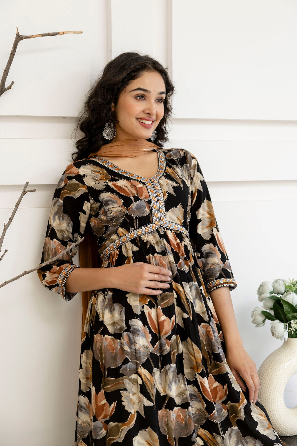 Kandana Detailed Kurti Sharara Set