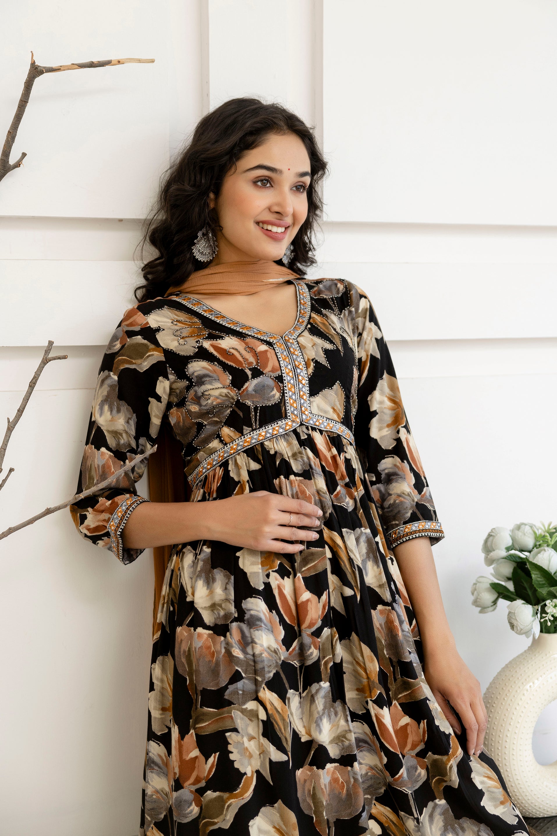 Kandana Detailed Kurti Sharara Set