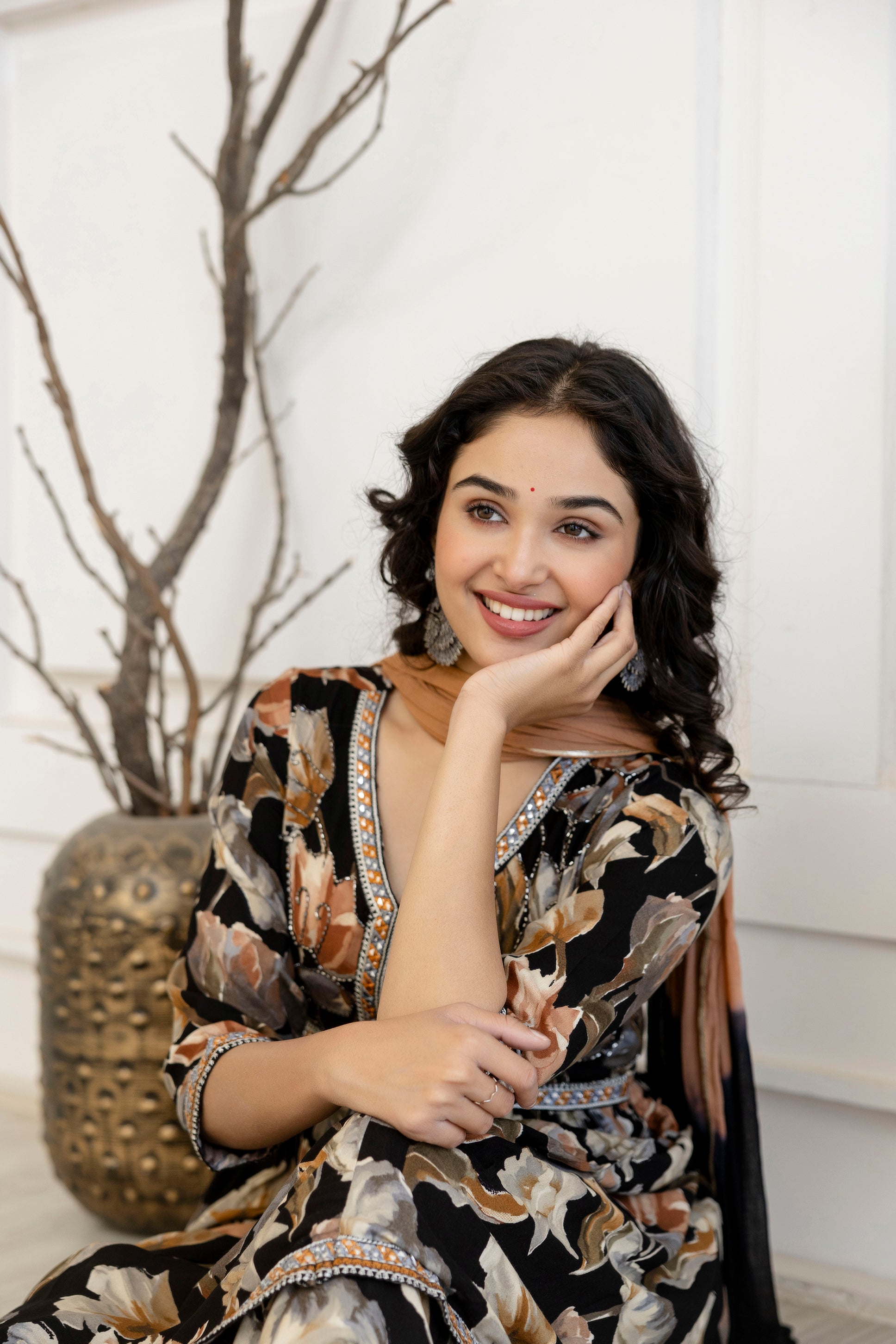 Kandana Detailed Kurti Sharara Set