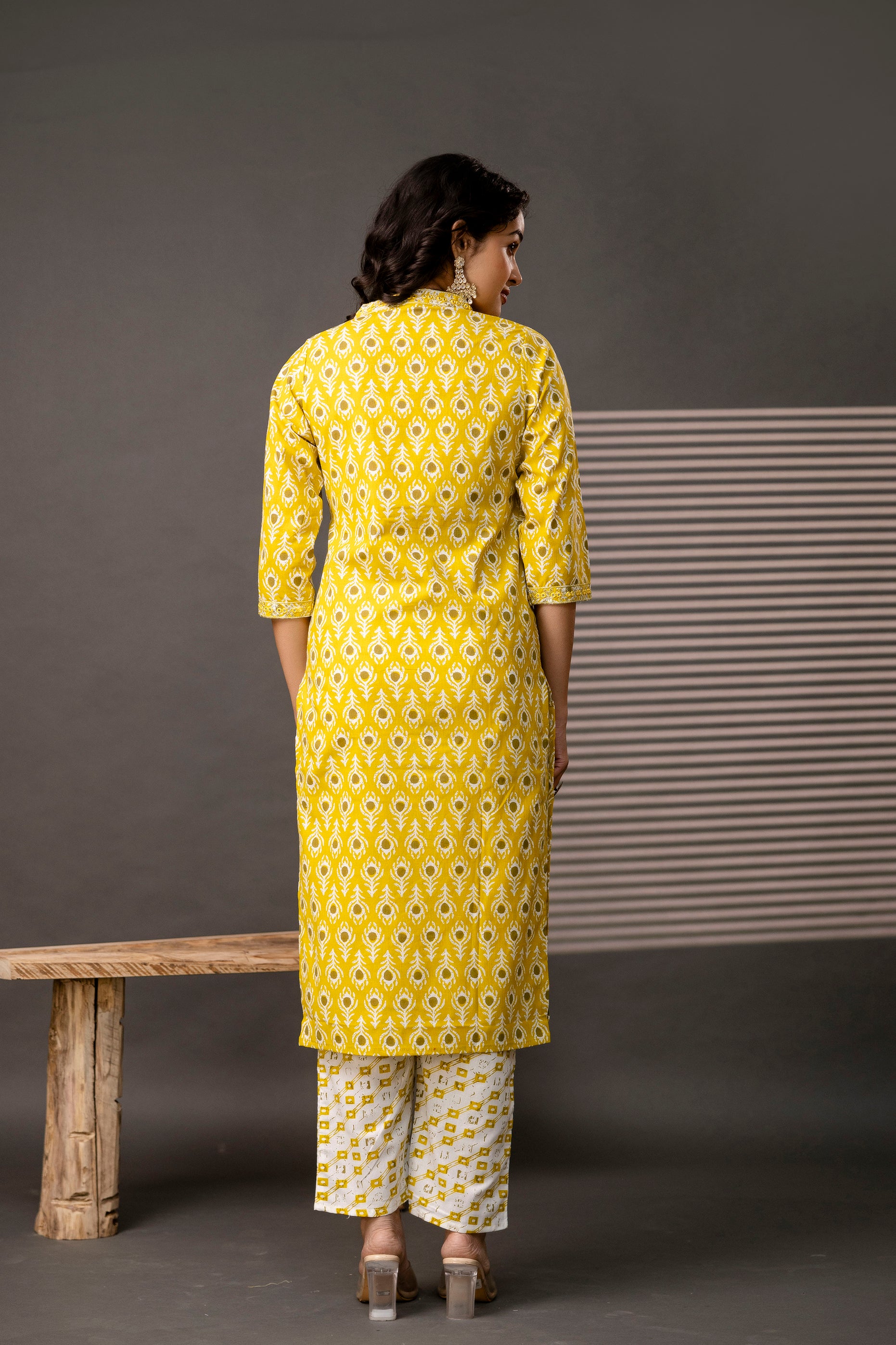 Thread Embroidery V-Neck Kurti Set