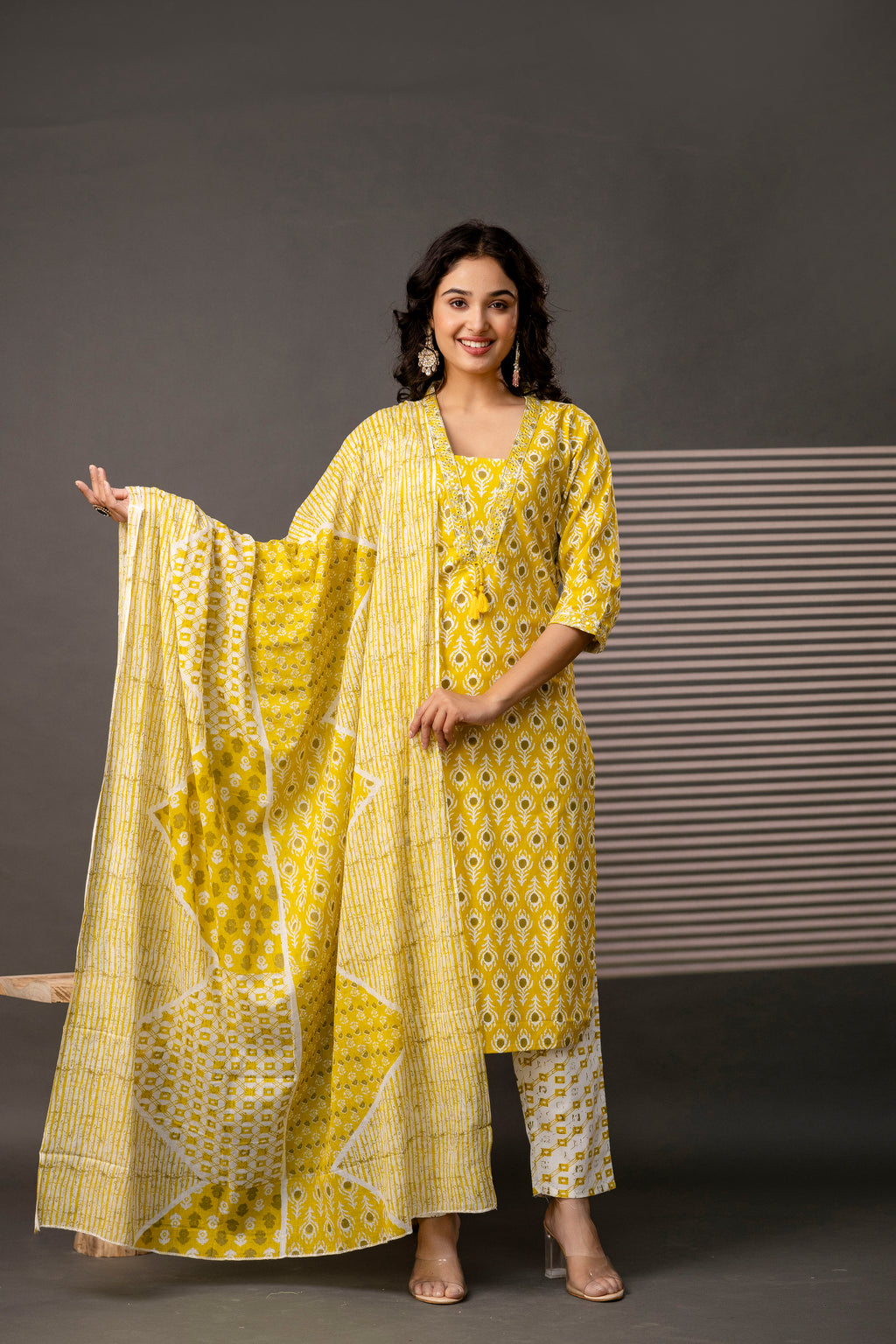 Thread Embroidery V-Neck Kurti Set