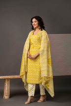 Thread Embroidery V-Neck Kurti Set