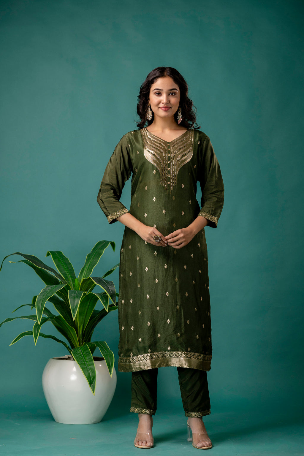 Banarasi Handworked V-Neck Kurti Set