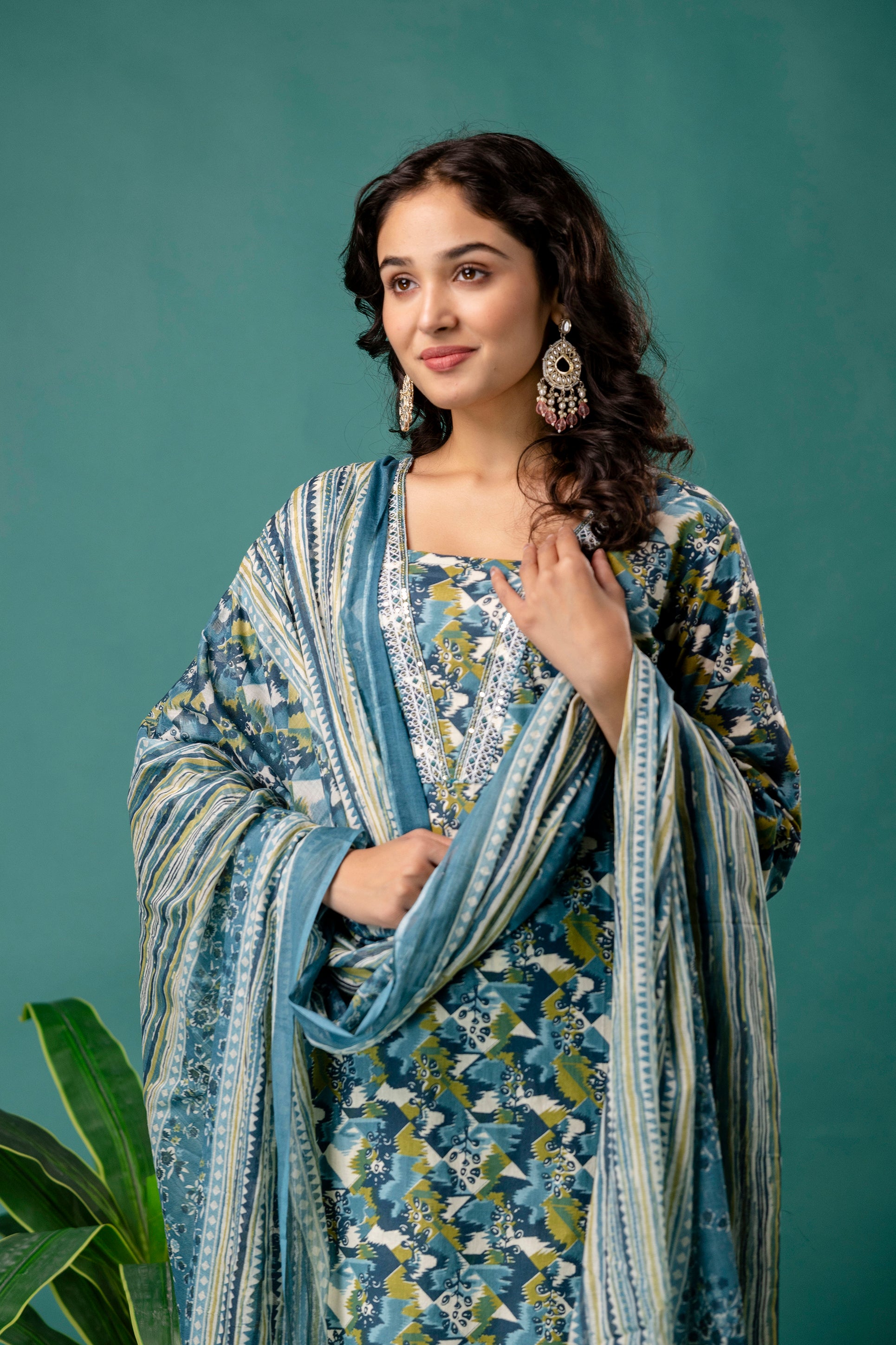 Printed V-Neck Dori Work Kurti Set