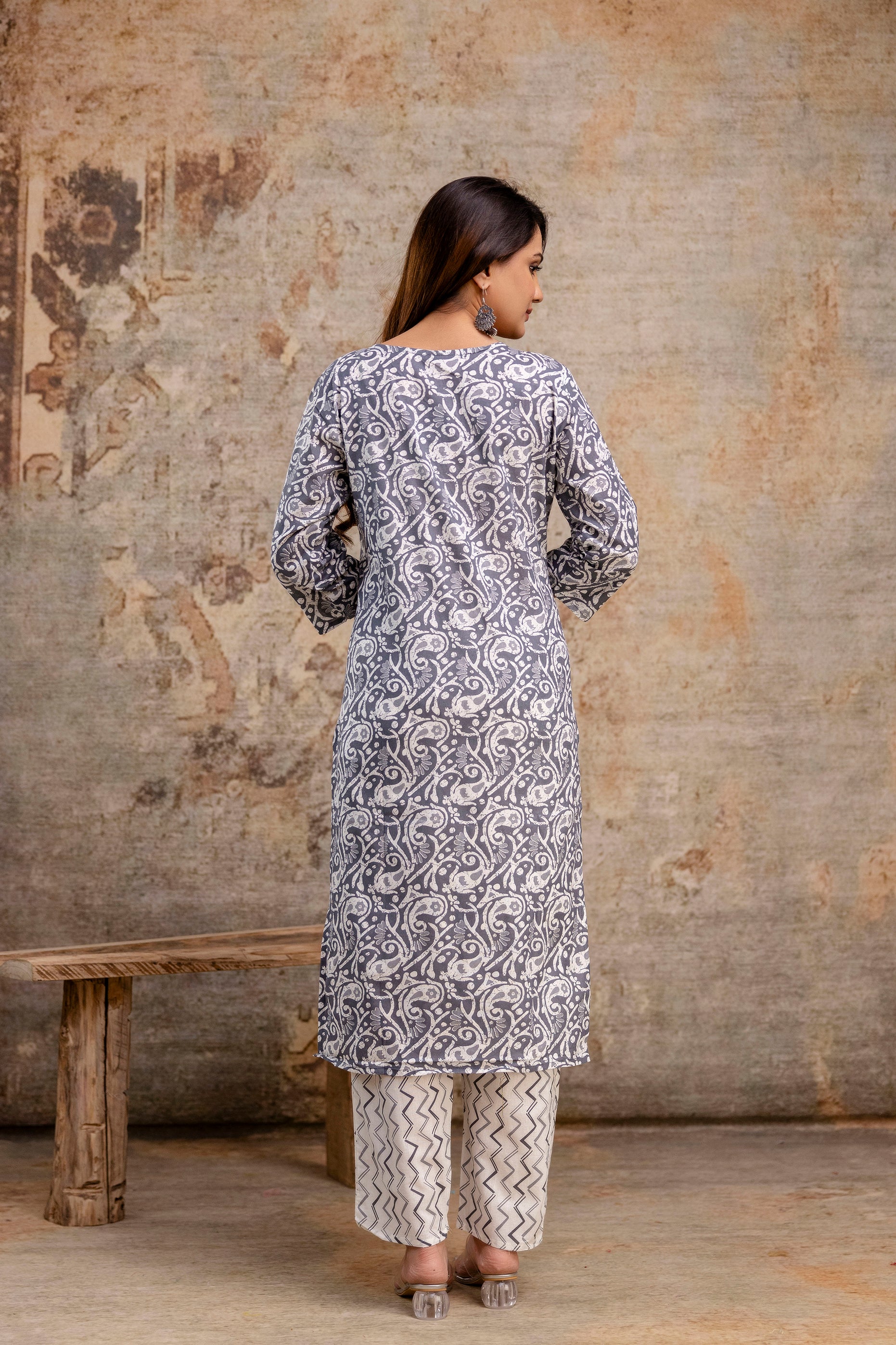 Resham Work V-Gala Kurti with Simple Bottom