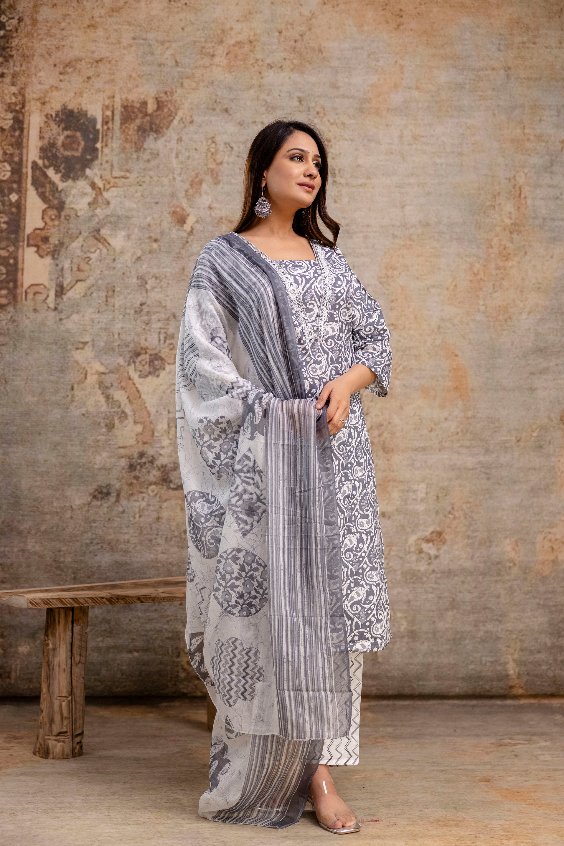 Resham Work V-Gala Kurti with Simple Bottom