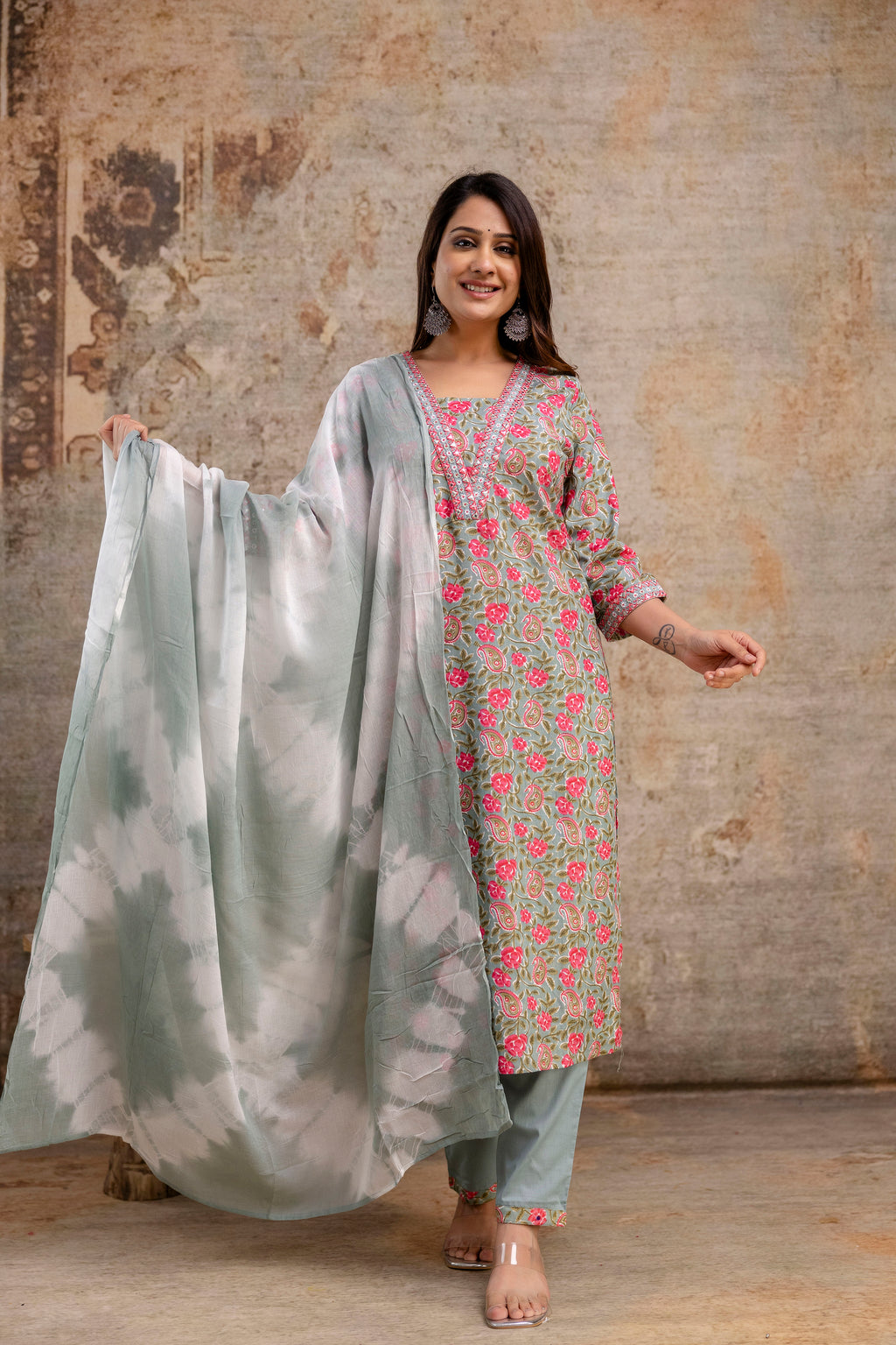 Resham Printed V-Neck Kurti