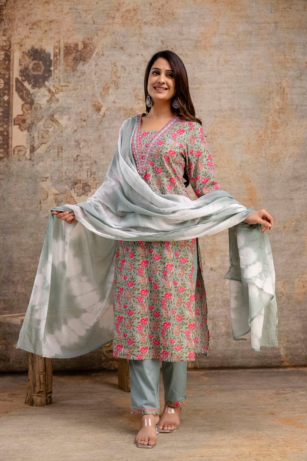 Resham Printed V-Neck Kurti