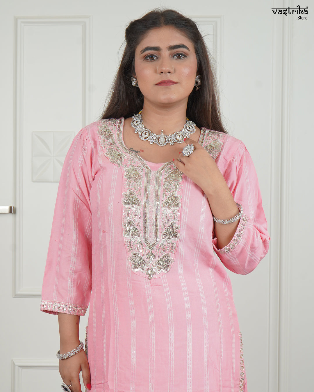 Hand Jari Thread Work Kurti Set