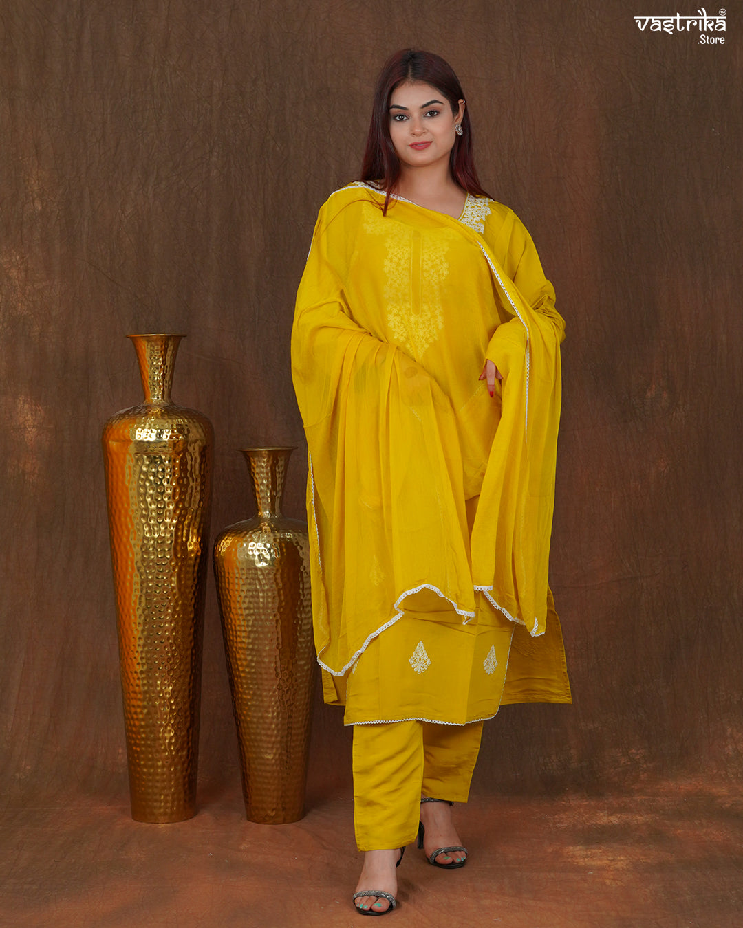 Naira Threadwork Kurti Set
