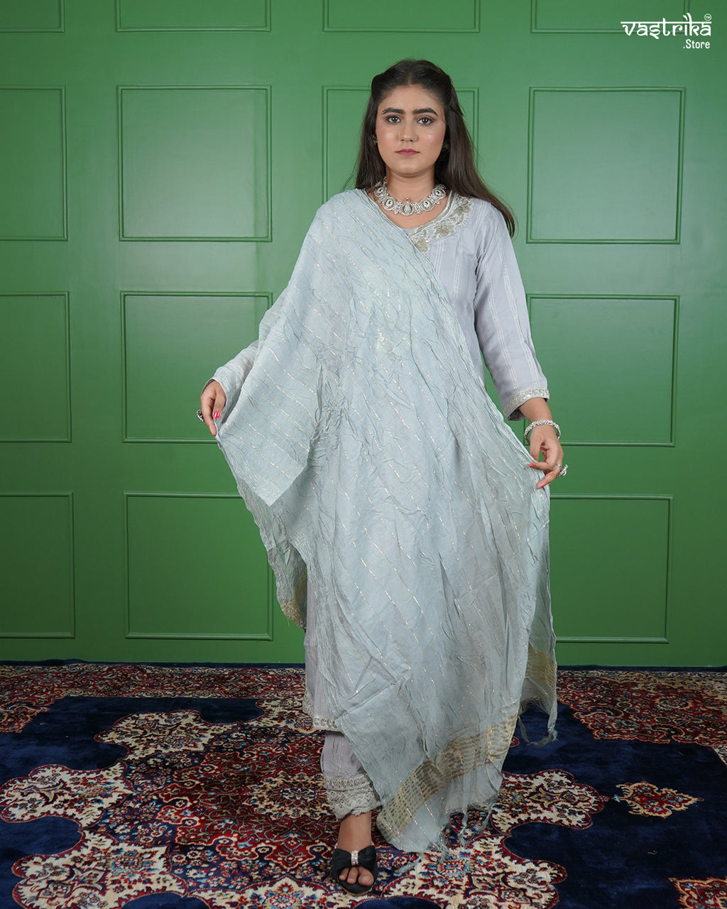 Graceful Jari Kurti Set