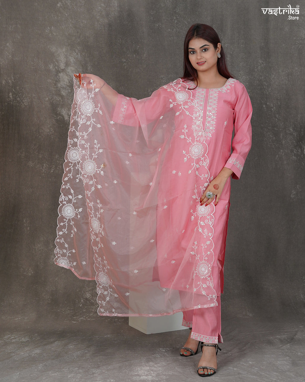 Zohra Threadwork Kurti Set