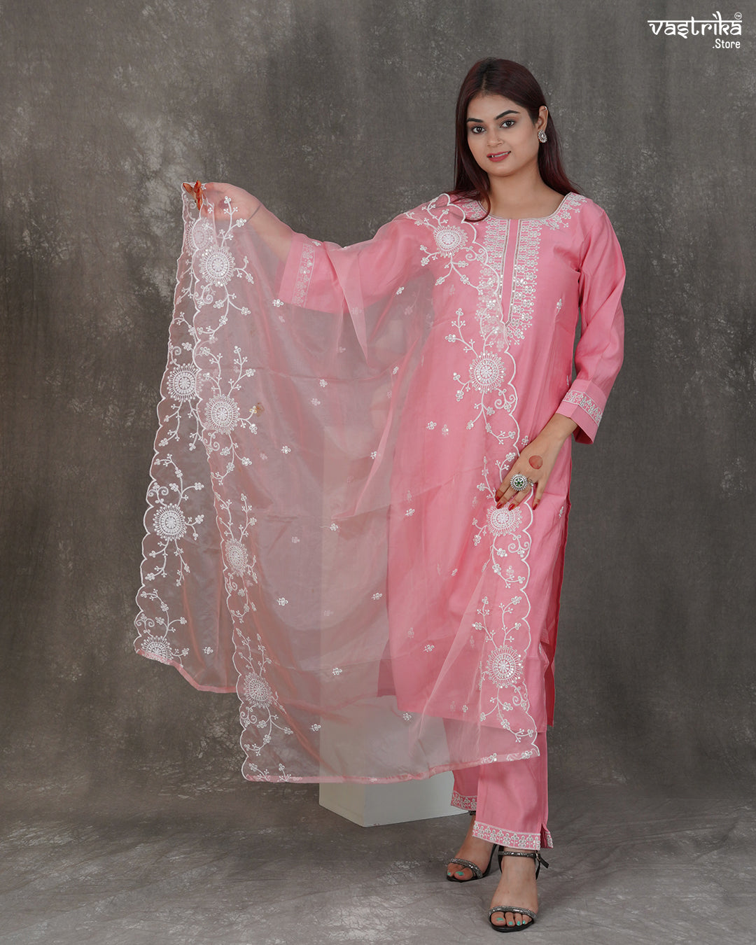 Zohra Threadwork Kurti Set