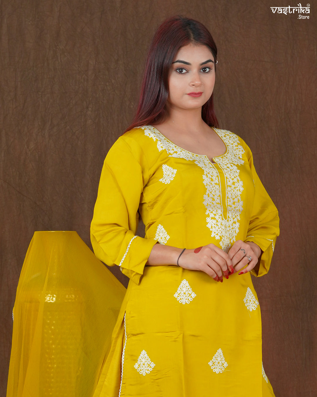 Naira Threadwork Kurti Set